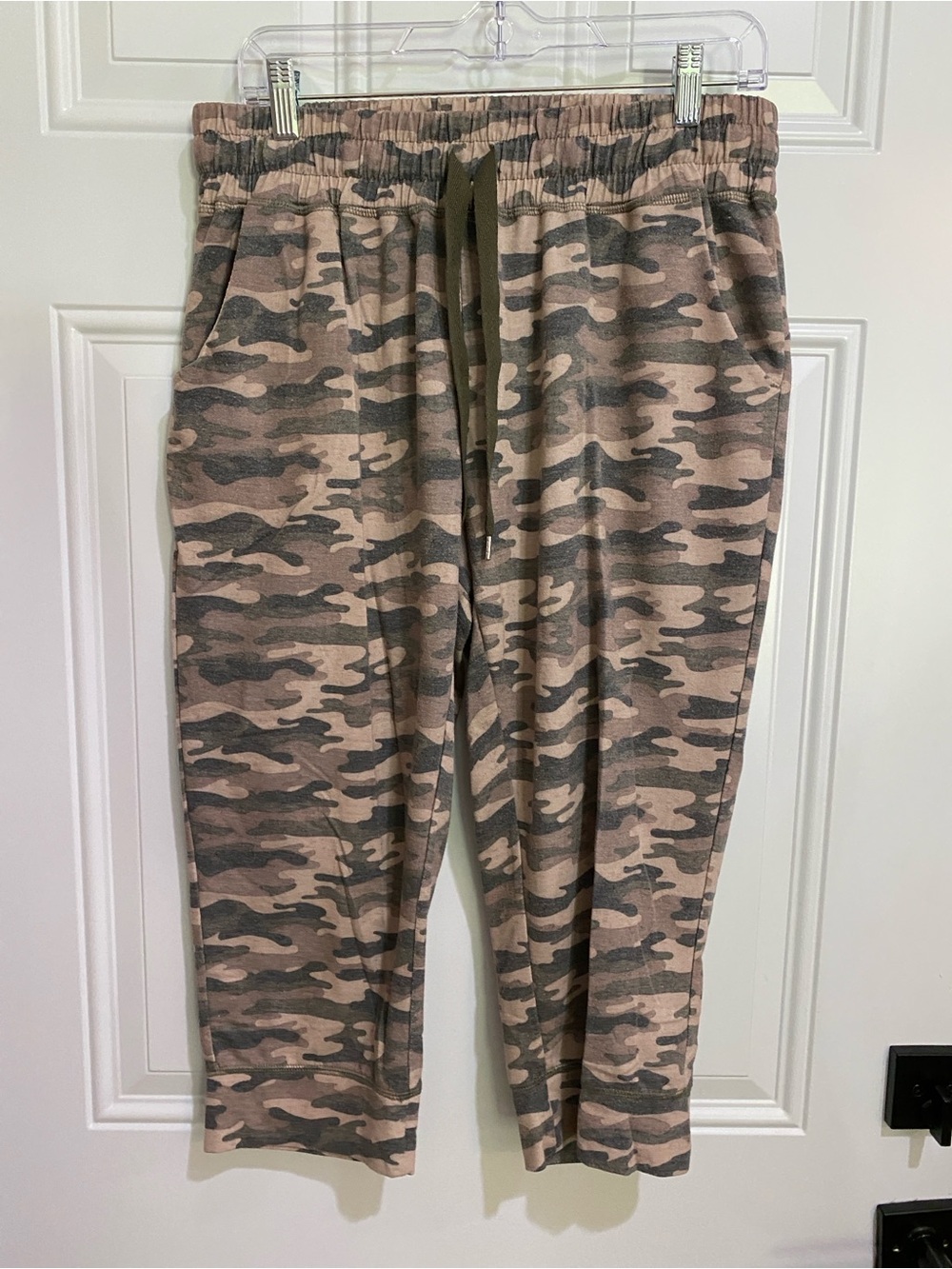 Xersion Women's Camo Capris